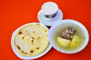 CALDO DE COSTILLA