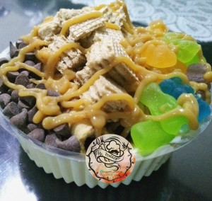 NAPOLE�N CON CHIPS DE CHOCOLATE, COCOSETTE, OSITOS DE GOMA Y BARQUILLO