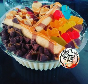 NAPOLE�N CON CHIPS DE CHOCOLATE, OSITOS DE GOMA, MAN� CON AR�NDANOS  Y BARQUILLOS