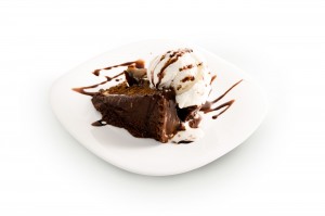 TORTA DE CHOCOLATE CON HELADO