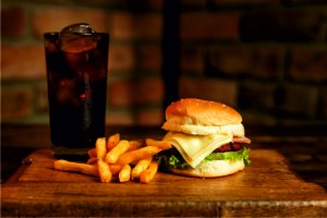 COMBO INFANTIL (Mini hamburguesa + papa francesa + gaseosa)