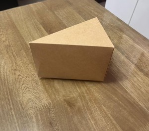 PORCION DE TORTA MOCCA ALTA 14,5X10,3X8,5 CM (B2-P2-E1-A3-B)
